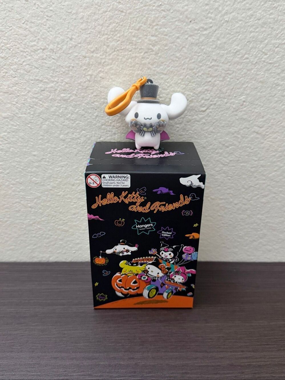 Sanrio Hello Kitty & Friends 2026 Halloween Flocked Bag Clip Keychain - Cinnamor
